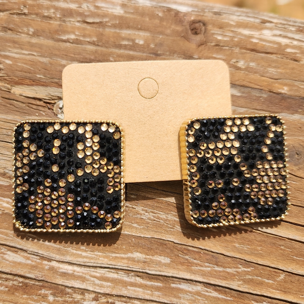 Elegant Black and Gold Square Earrings